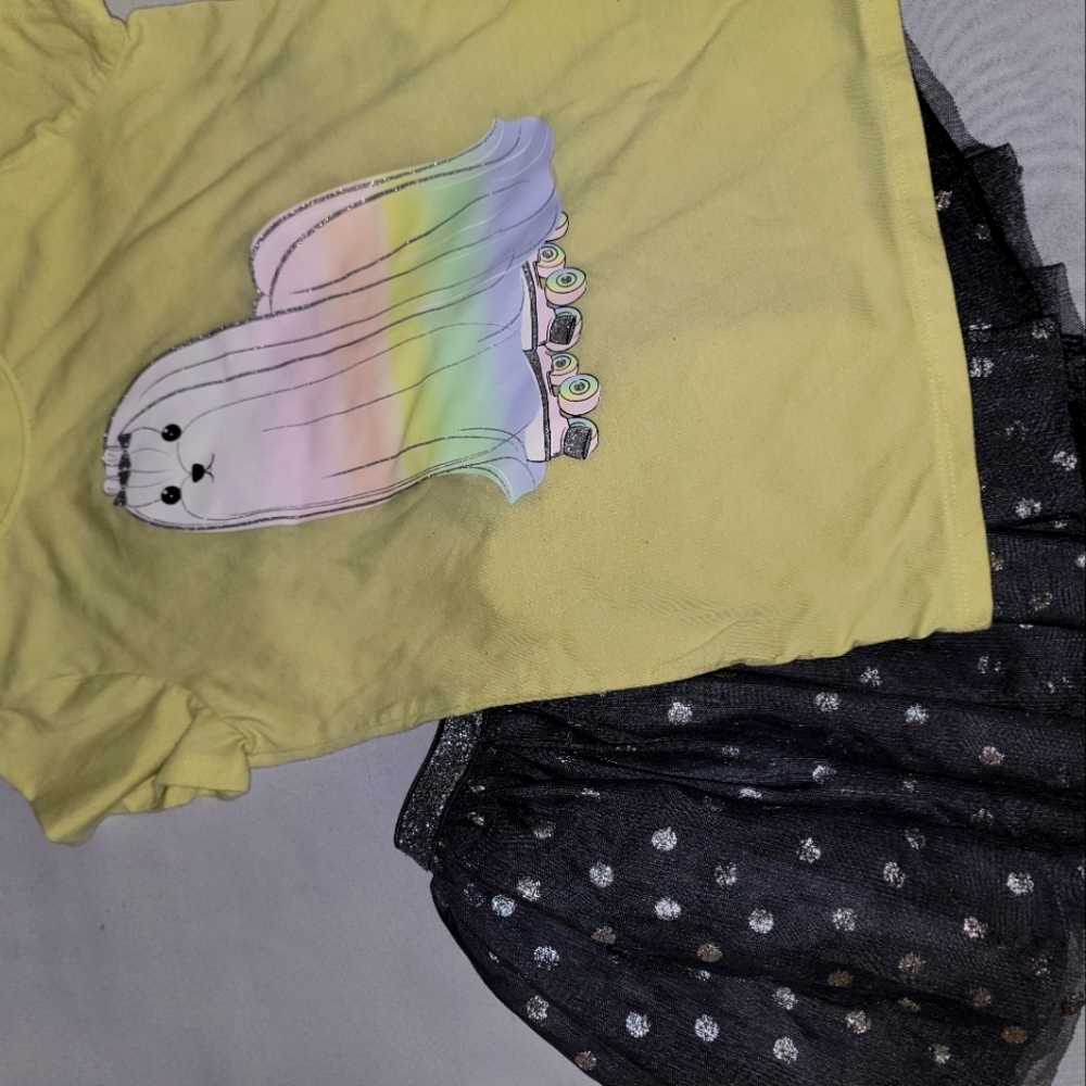Girls Tshirt and skirt outfit
